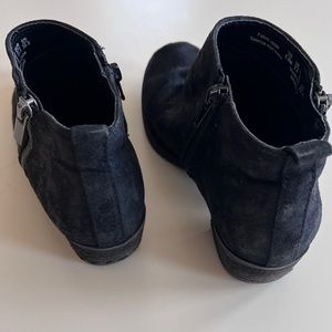 5.5 Women’s Black Booties